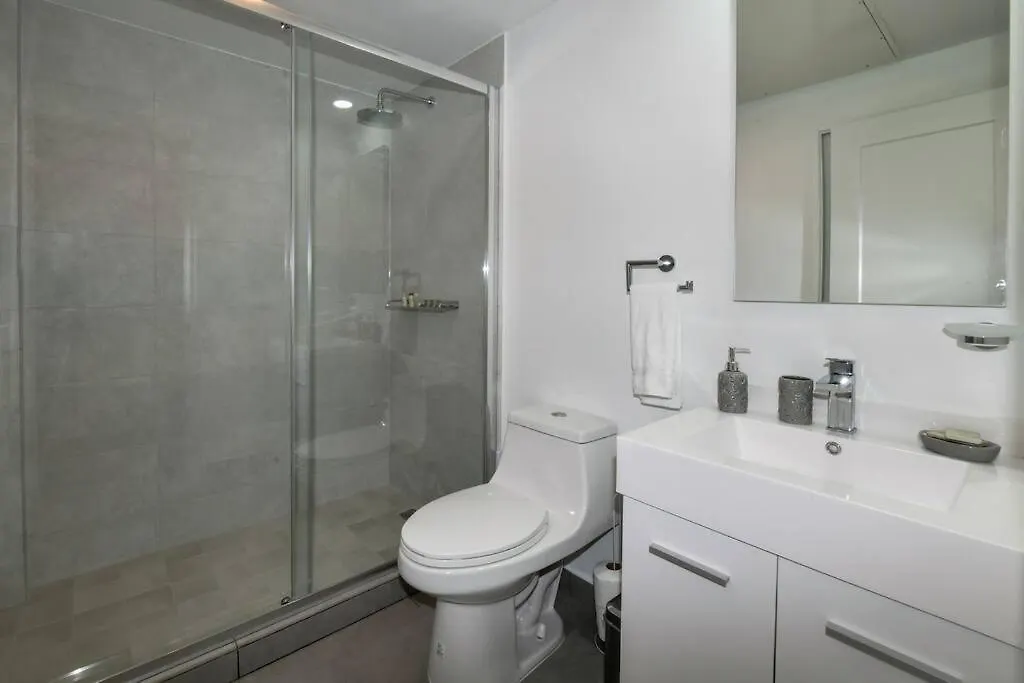 Luxurious Ocean Front Condo With Sunset Views 2 Bed-2 Bath Oranjestad