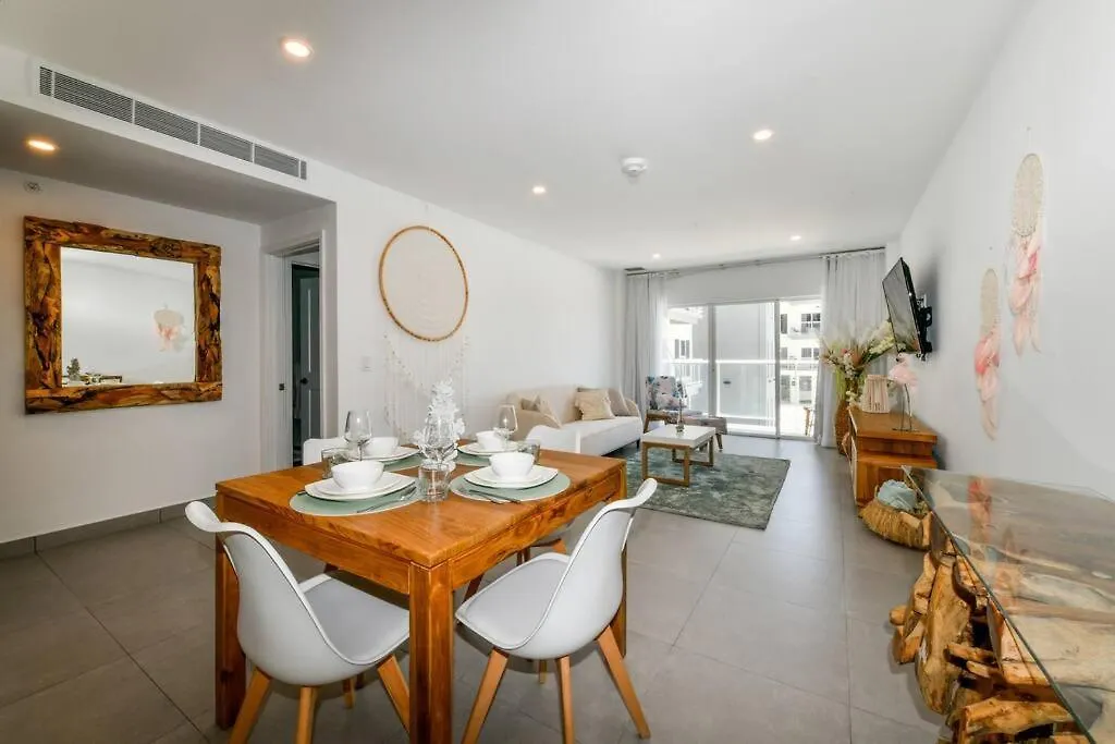 Luxurious Ocean Front Condo With Sunset Views 2 Bed-2 Bath Oranjestad