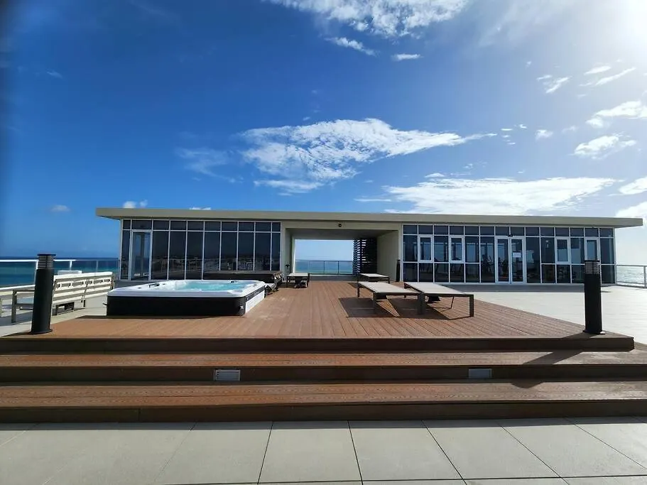 Luxurious Ocean Front Condo With Sunset Views 2 Bed-2 Bath Oranjestad