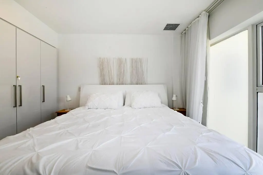 Luxurious Ocean Front Condo With Sunset Views 2 Bed-2 Bath Oranjestad